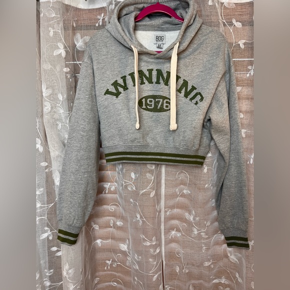 Urban Outfitters Cropped Hoodie - Winning Everyday - Picture 1 of 8